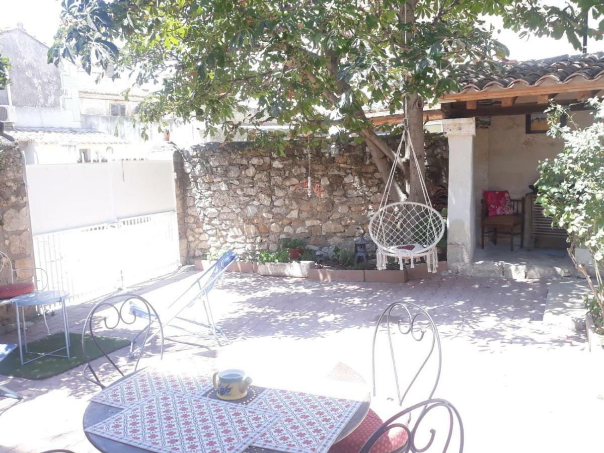 La Capucinette A L'Ombre Du Marronnier Villa Maussane les Alpilles Kültér fotó